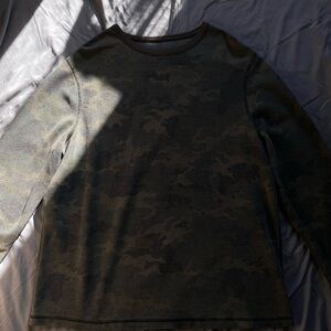 Vintage green camo long sleeve top